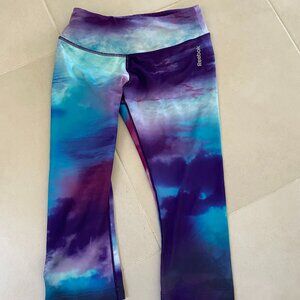 Reebok Capri leggings tie dye Size L
